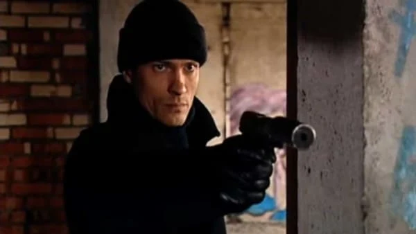 Боевик про жестокого профессионального киллера на которого идет охота Боевик про жестокого профессионального киллера на которого идет охота