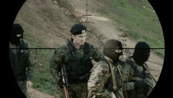 ШАКАЛ / Он возвращается, чтобы отомстить за брата, убитого своими ШАКАЛ / Он возвращается, чтобы отомстить за брата, убитого своими